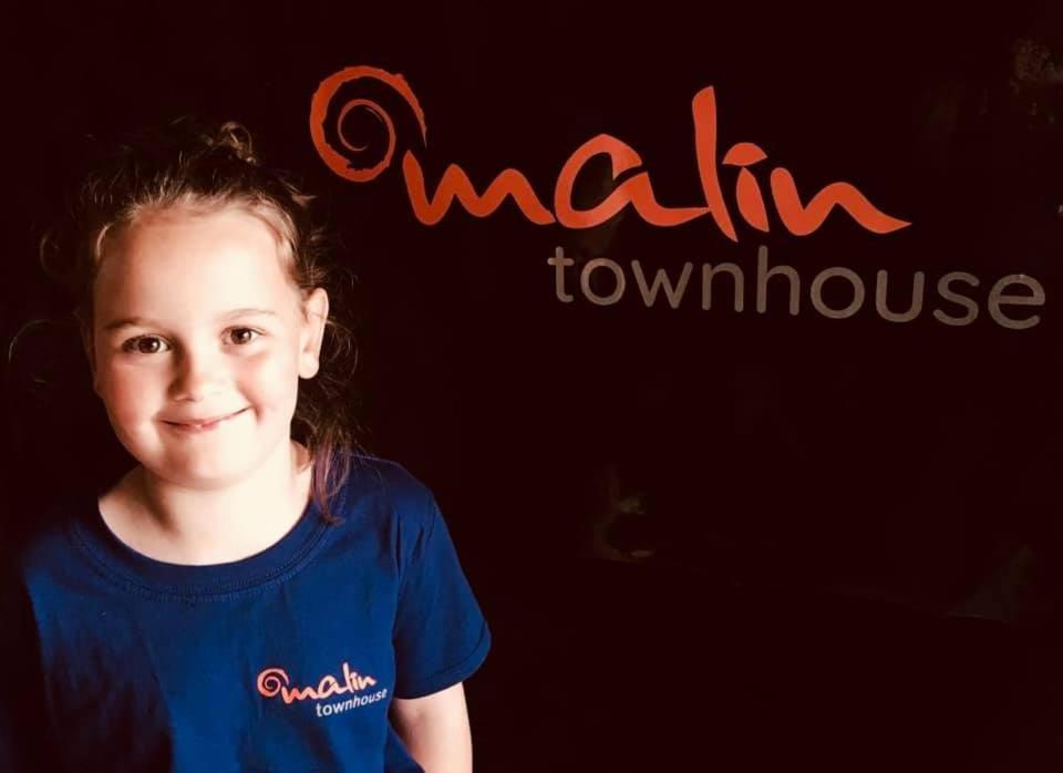 Malin Townhouse Guest House Luaran gambar